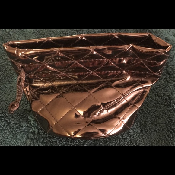 NEW Black Leather & Satin GUESS Drawstring Pouch - Picture 4 of 6